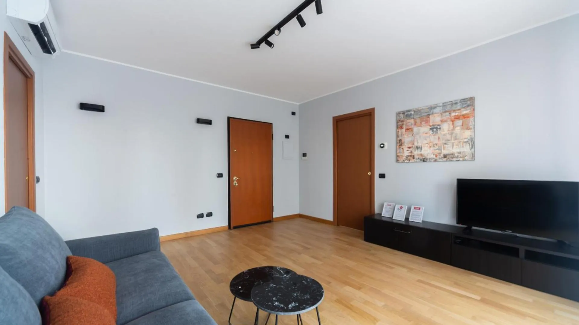 Apartment Modern Oasis Opposite Bosco Verticale Milan